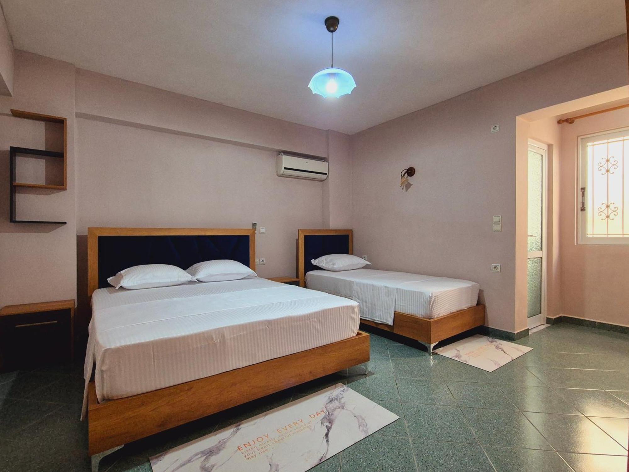Barca Rooms Sarandë Exteriör bild