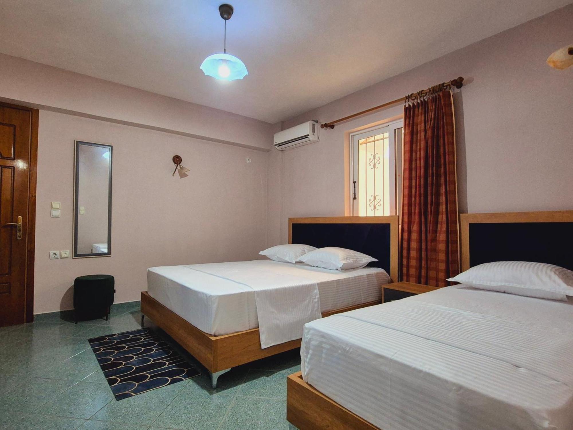 Barca Rooms Sarandë Exteriör bild